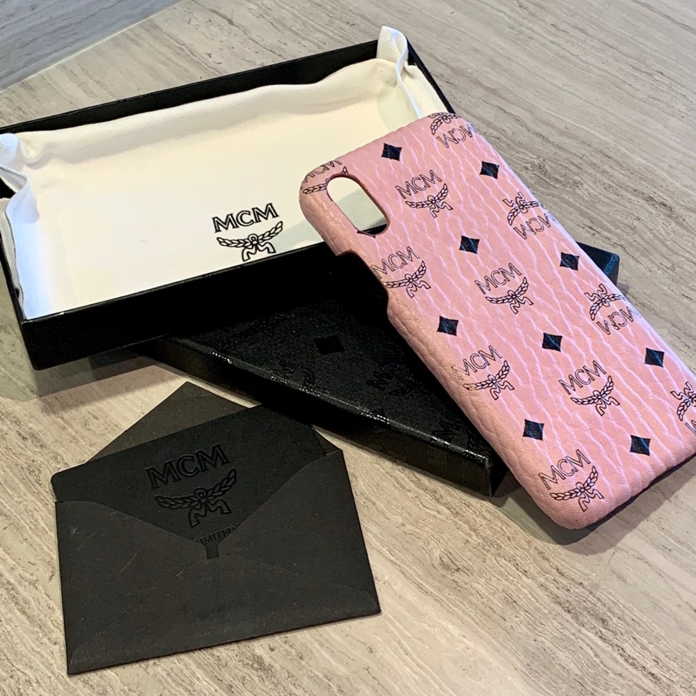 MCM iPhone X/XS Case in Soft Pink Visetos